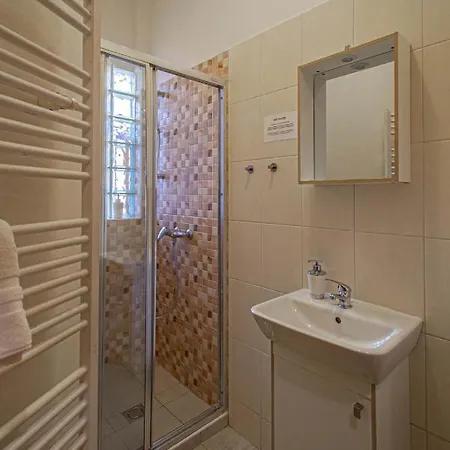Apartament For Celebrations Spacious 3bdr With Balcony