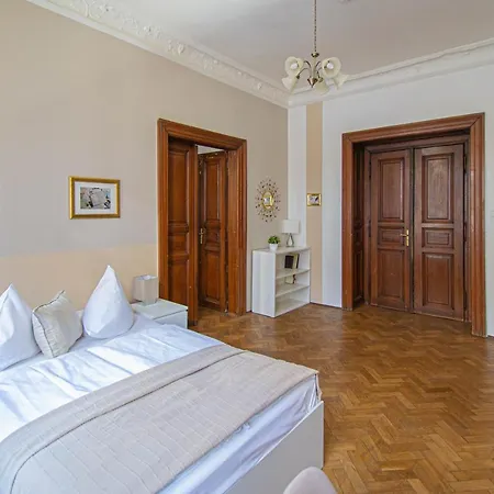 For Celebrations Spacious 3bdr With Balcony *