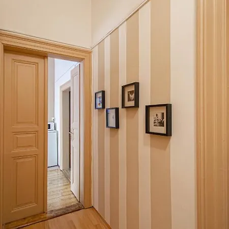 For Celebrations Spacious 3bdr With Balcony * براغ