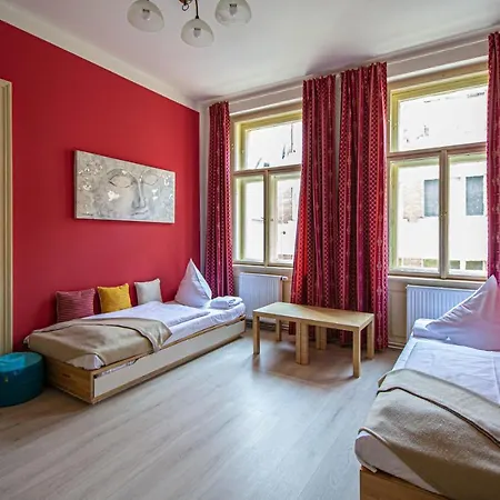 For Celebrations Spacious 3bdr With Balcony * Praga