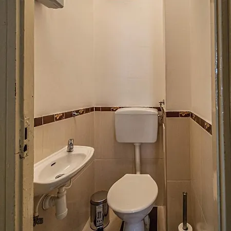 For Celebrations Spacious 3bdr With Balcony Praga