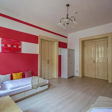 For Celebrations Spacious 3bdr With Balcony Prag