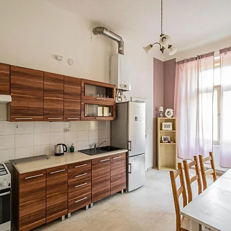 For Celebrations Spacious 3bdr With Balcony Apartament *