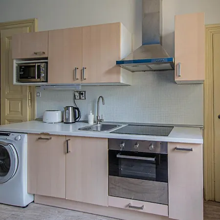 For Celebrations Spacious 3bdr With Balcony * Praga
