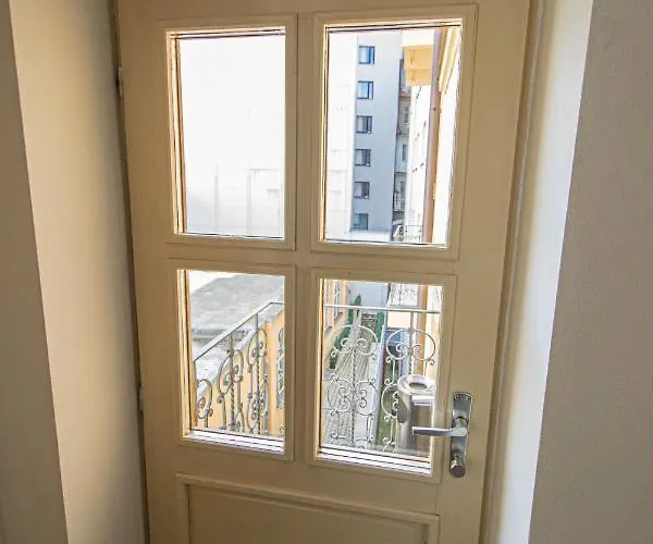 For Celebrations Spacious 3bdr With Balcony *