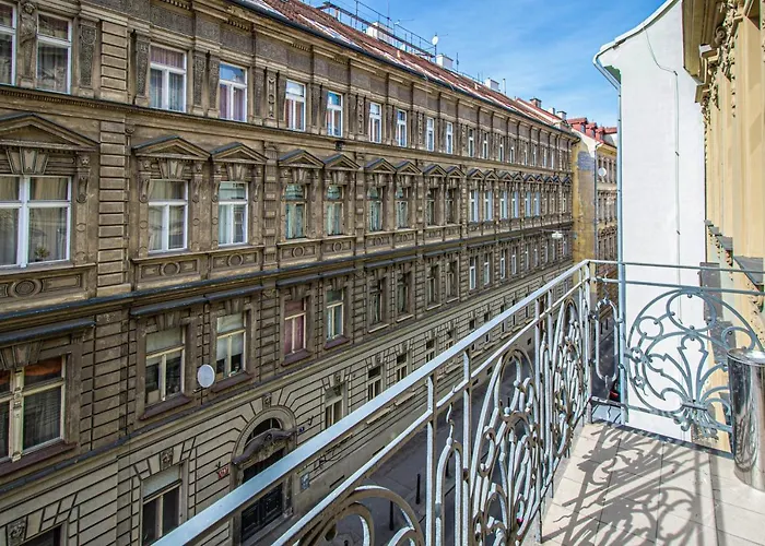 For Celebrations Spacious 3bdr With Balcony 아파트 프라하