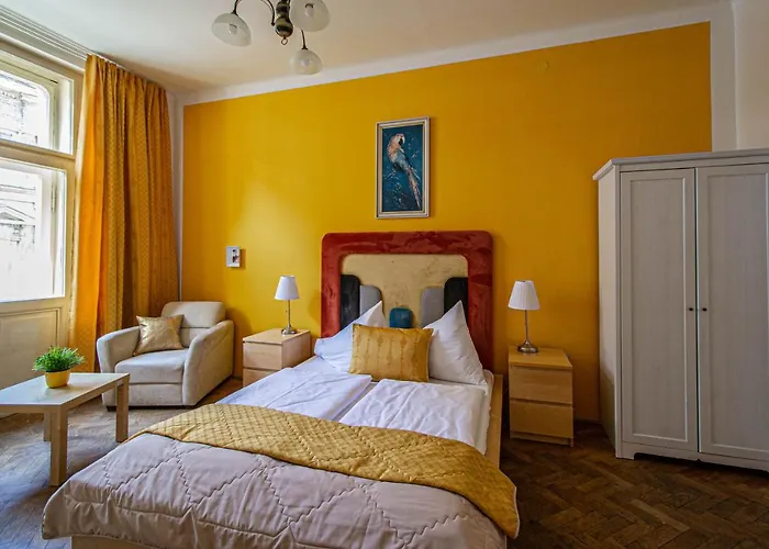 For Celebrations Spacious 3bdr With Balcony
