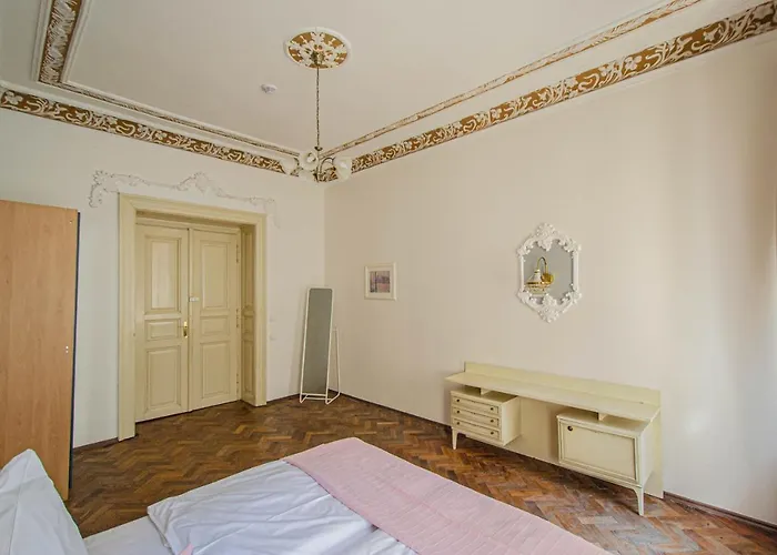 Apartamento For Celebrations Spacious 3bdr With Balcony Praga