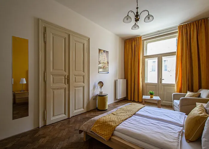 For Celebrations Spacious 3bdr With Balcony Apartment Prag