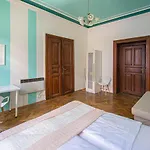 For Celebrations Spacious 3bdr With Balcony Apartment