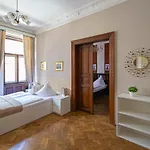 For Celebrations Spacious 3bdr With Balcony Apartment Prague