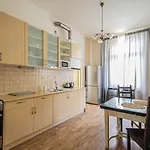 Apartment For Celebrations Spacious 3bdr With Balcony