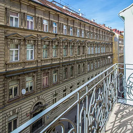 For Celebrations Spacious 3bdr With Balcony Apartmán Praha