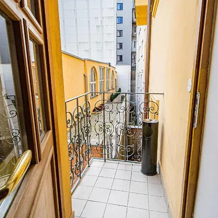 Apartmán For Celebrations Spacious 3bdr With Balcony Praha