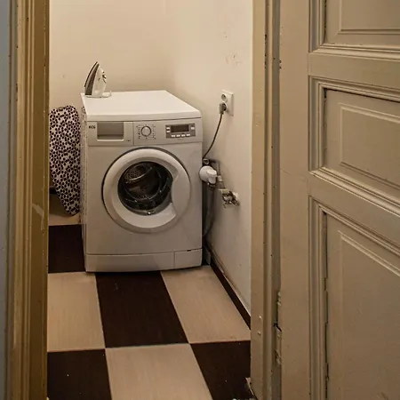 Apartmán For Celebrations Spacious 3bdr With Balcony *