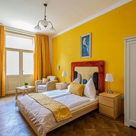 Apartmán For Celebrations Spacious 3bdr With Balcony