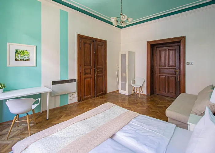 For Celebrations Spacious 3bdr With Balcony Διαμέρισμα