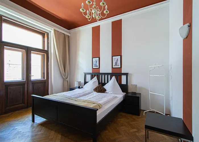 For Celebrations Spacious 3bdr With Balcony Διαμέρισμα Πράγα