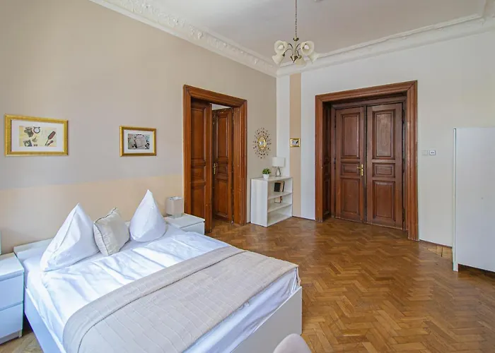 For Celebrations Spacious 3bdr With Balcony *