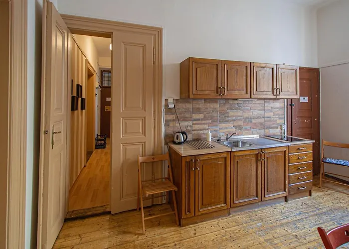 Lägenhet For Celebrations Spacious 3bdr With Balcony Prag