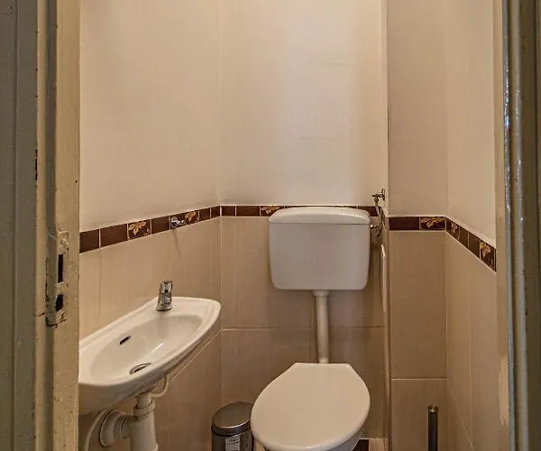 For Celebrations Spacious 3bdr With Balcony Prag