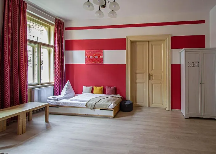 For Celebrations Spacious 3bdr With Balcony Lägenhet Prag