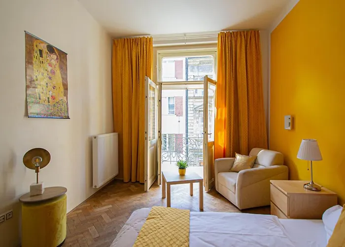For Celebrations Spacious 3bdr With Balcony